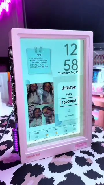 My desk setup just got even CUTER 😍💗 The Divoom Times Frame is the perfect lit