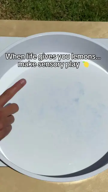 5-minute sensory play that looks like pure sunshine 🍋✨ All you need: 💛 Yellow 