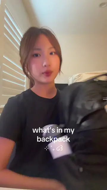why did my back to school haul get over 100k views 😭😭 trying another talking v
