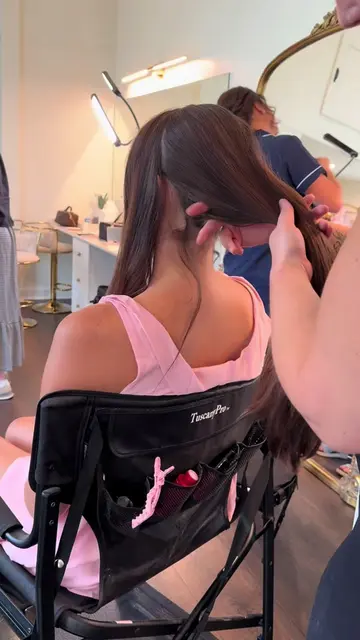 Iconic half-up half-down using my FAVORITE @DESIGNME Hair Puff.Me Texture Spray 