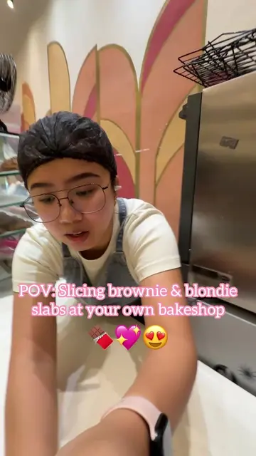Hairnet or hair down? 🤔 #bakeshop #SmallBusiness #brownies #cashier #fyp 