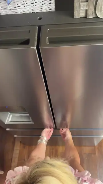 Refrigerator organiztion that helps clean less & live more  #cleaningtips #clean