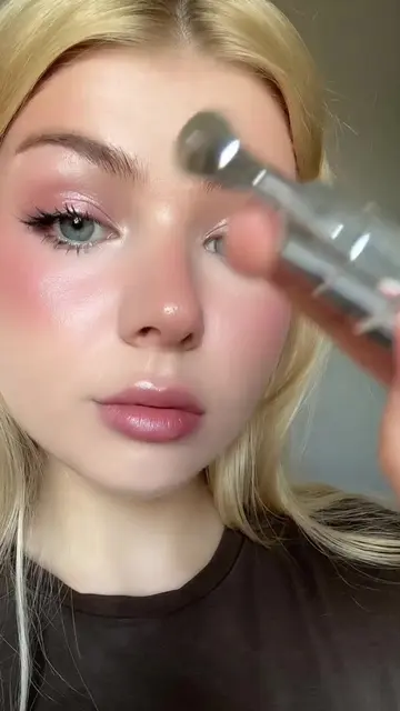 𐙚 your lips but better ૮₍ ˶ᵔ ᵕ ᵔ˶ ₎ა 💗 using moisturizing lip serum - wild fig