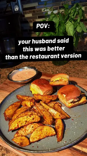 The husband taste test never lies 🤍 smash sliders + crispy wedges, full recipe 