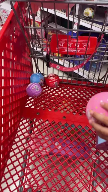 Took her shopping 🛍️ and this is what we go through all the time breathing 😮‍�