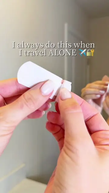 I always do this when I travel alone. ✈️🔐 Such a simple travel safety hack for 