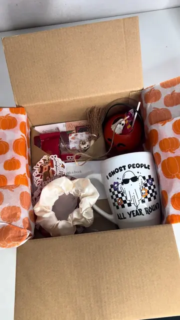 Our Boo-K blind date with a book box is now available, this is our Halloween/fal