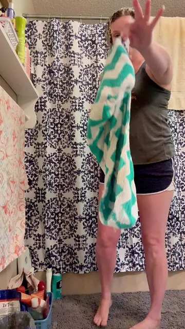 Hair is one of the hardest things when you have one arm! Gotta adapt to what wor