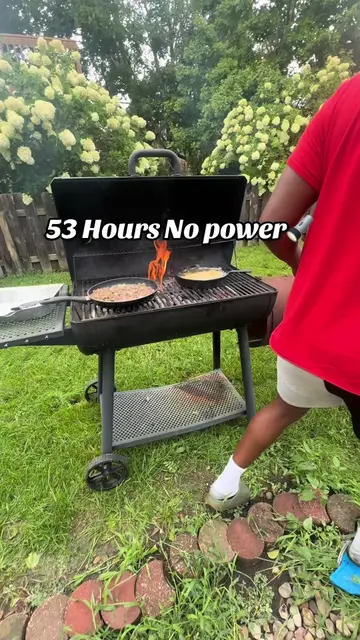 You ever seen somebody fry fish on the grill? Chef A making a way after these st