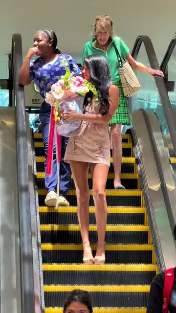 People’s reactions to my flower bag 💐👜 Do you think the reactions were positiv