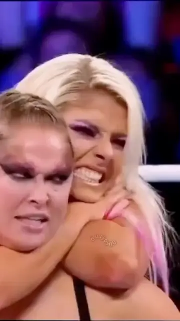 Roman Reigns Shocked 😮 🙀 To See Ronda Rousey Fight 💪🔥 #romanreignsedit #wwet