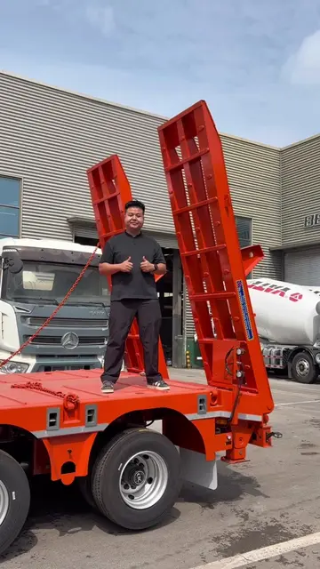 Lowbed semi-trailer made of high-quality steel, suitable for transporting excava