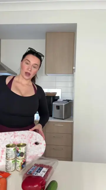 It’s meal prep Sunday girls, and here is what I am making this week for work lun