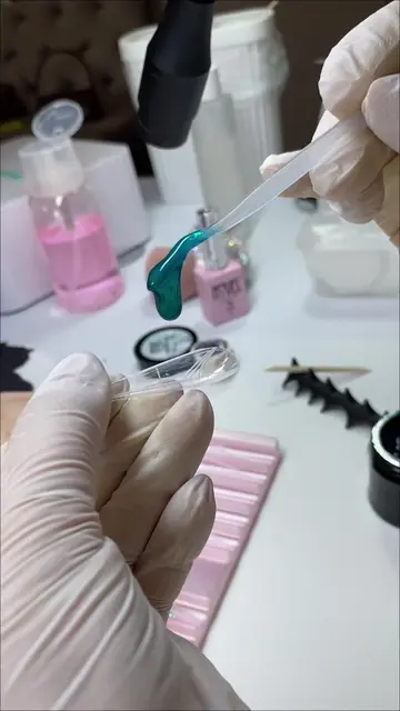 Этот стилет божественный 🤤🤌🏻 #893961130 Витражный гель от @novel_professional