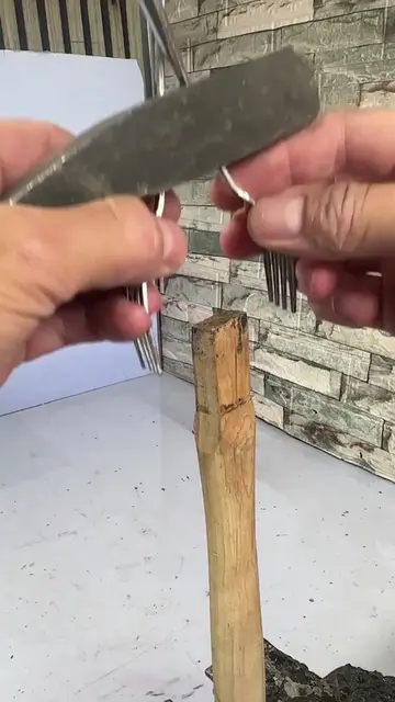 A Clever DIY Hammer Repair Trick Worth Knowing! 🔧 #goviralvideo #fyp #viral_vid