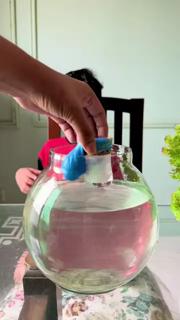 🎈 Balloon Lifts a Glass Experiment 🧪 The Science Behind It When baking soda an