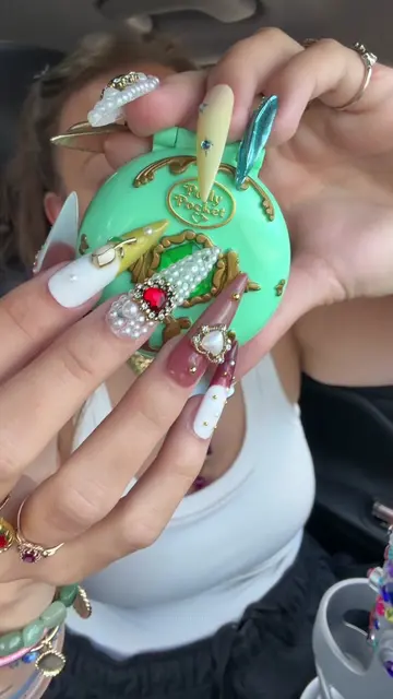 Showing you this vintage toy from 1992…the Polly Pocket Jeweled Forest Woodland 