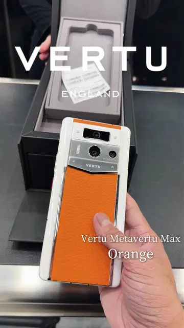 💸 Just throw some cash… and the luxury phone shows up. Money really does speak.