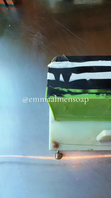 Replying to @Smadawityou 🇨🇦 Cutting It’s Soaptime! 💚🖤🤍💚 #soapcutting #hand