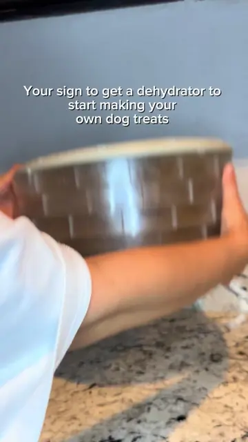 Easiest way to make single ingredient treats. 🐟 . . #dehydrated #dogtreats #sin