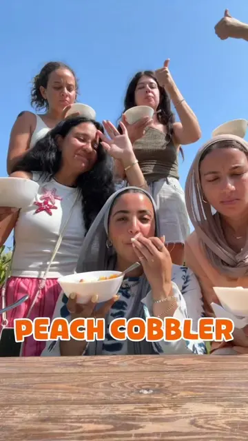Signature summer dessert 🧁🍑 courtesy of @Palactapus  receipe 🤭 #peachcobbler 