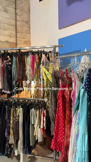 Your new favorite vintage spot in Barcelona 👜✨ The cutest vintage finds, one-of