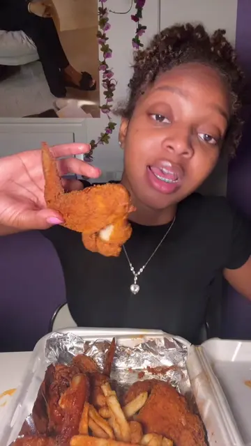 Watch til the end 🔥 NEW RESTAURANT ALERT! “Smash N Fry” in Evanston . Local and