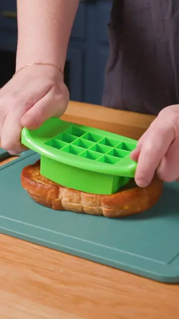 Grilled cheese bites in tomato soup?! 🧀🍅 We didn’t know we needed this until w