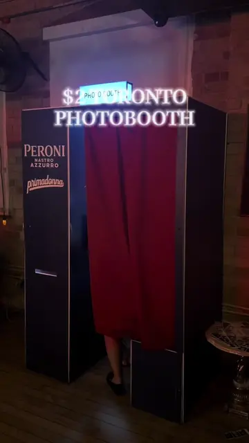 such a good price !!!! $2 photobooth in toronto on king st w !!!! 📸⭐️🪽🎞️🎱💋✨
