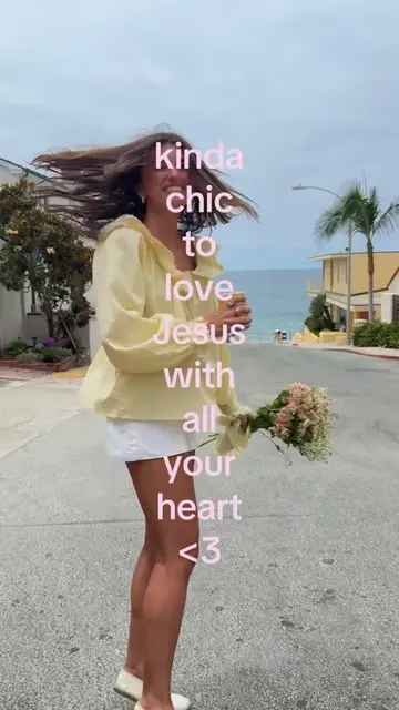 Kinda chic to love Jesus with all your heart 💌🌱🌱 #chic #christian #inspiratio