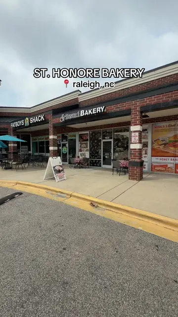IF YOUR LOOKING FOR REALISTIC PASTRIES TRY ST. HONORE #fruitpastries #realistic 
