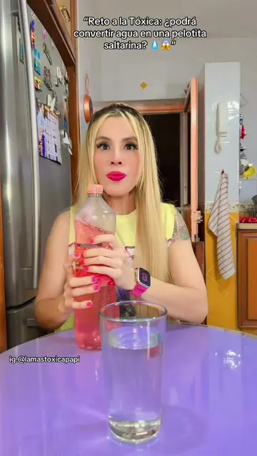 ¡Agua que rebota! 💧😱✨ #toxica #ciencia #wow #paraty #fypシ  