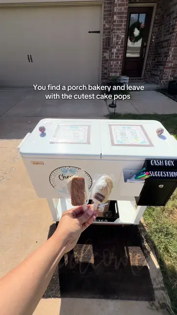 Supporting small businesses never tasted so good 🤍 #PorchBakery #CakePops #Bake
