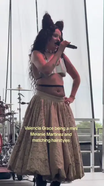 New artist for the generation 🧚‍♀️✨️ Are you excited for ULTRAVIOLET? #melaniem