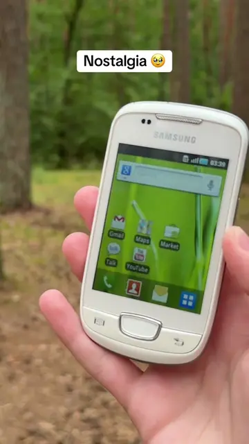 Enjoy some 2010s era Samsung phone nostalgia with the Samsung Galaxy Mini 🥹 #ol