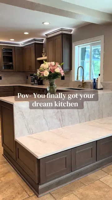 Our Craftsman Mocha Shaker cabinets😍😍 #dreamkitchen #kitchengoals #lilyanncabi