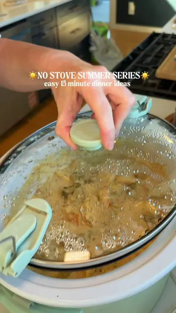 Crockpot broccoli cheddar tortellini soup! Will be making all fall long! 🥦 INGR