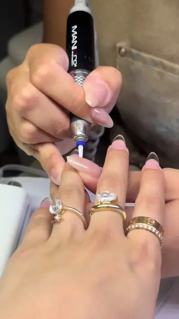 I LOVE THESE NAILS🩵🐬 #viral #nails #vlogs #fyp #foryou 