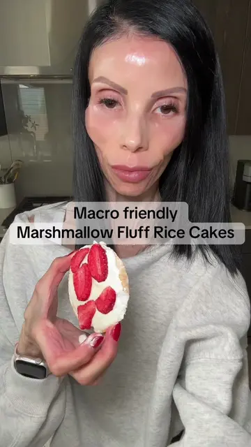 Marshmallow fluff rice cakes! Easy, macro friendly dessert #dessert @Nestle Toll