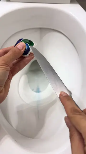 #hacks #cleaningtiktok #cleaning #toiletcleaner #hack 