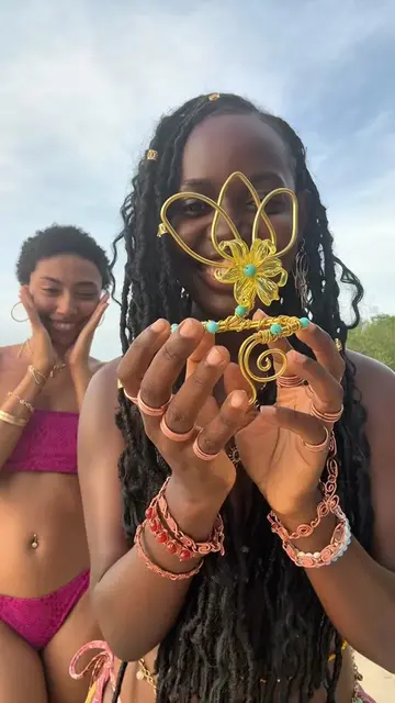 Watch me make a lotus arm cuff for my friend at the beach 🌺✨ Part 2 Edition 🌊 