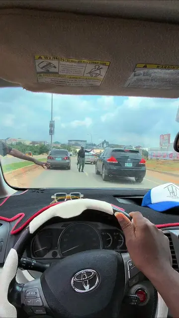 Nigerian Police go whine you 😅🤣😅 #ucheofabuja #nigerianpolice #metaglass #uch