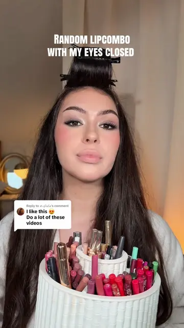 Replying to @ℛℴ𝒻𝒾𝒹𝒶 These random lipcombos with my eyes closed are sooo much