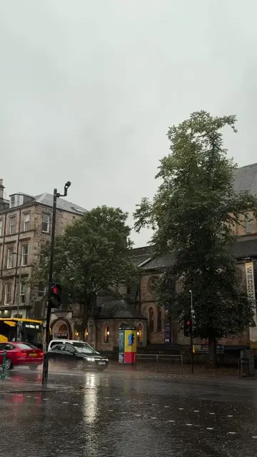 a rainy august evening in the west end of glasgow. it’s definitely almost autumn