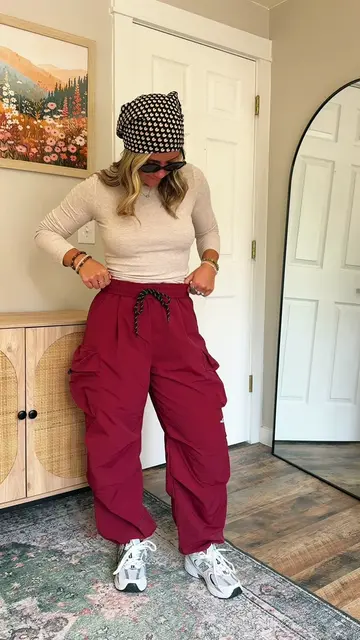 Baggy hiking pants 10/10 Soo cute and 💦 resistant too!!! 🥾🏔️🌲 #hikingpants #
