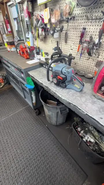 4stroke chainsaw 🧐 #mechanic #mechaniclife #chainsaw #4stroke #fypシ゚viral 