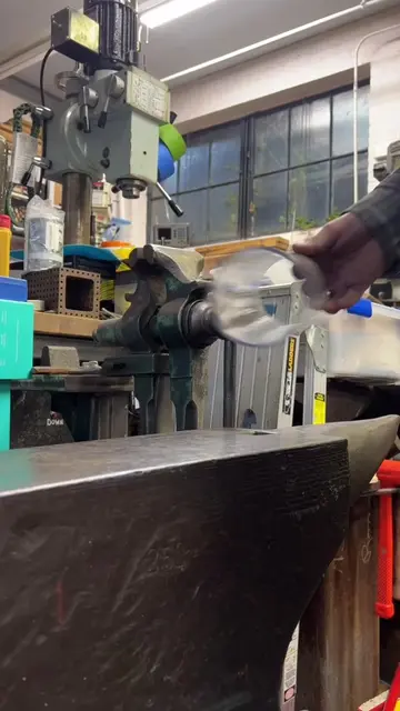 Perfect anvil rebound! This 554lb German anvil is incredible! See the difference