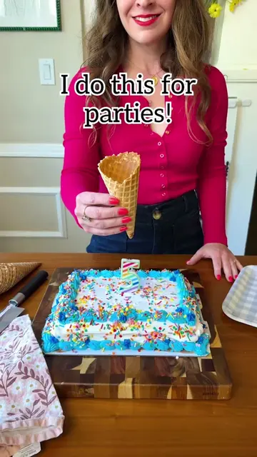 Best way to serve Ice Cream cake for kids parties! 🎉 Use waffle cones instead o