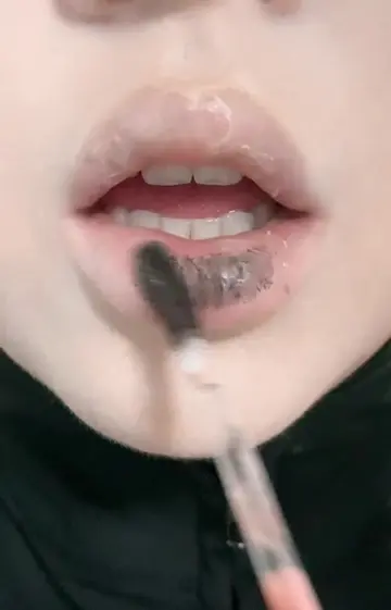 Fresh lip hack unlocked 👄✨  ID: 547606168 #newlaunch #newdrop #newmakeup #Beaut