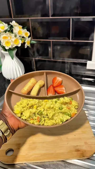 On today’s menu for my baby 👶🏽🤍 We’re having soft, baby-friendly fried rice w